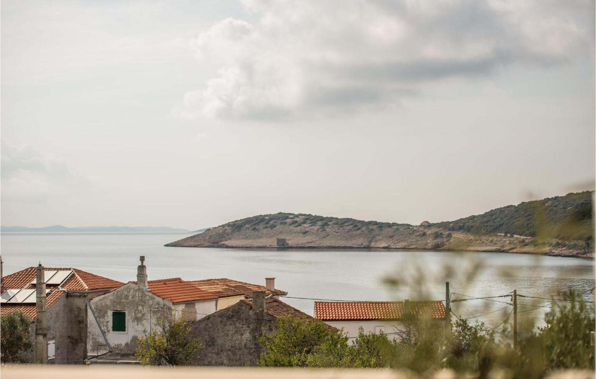 Beautiful Home In Martinscica With Wifi Martinscica (Cres) Exterior foto