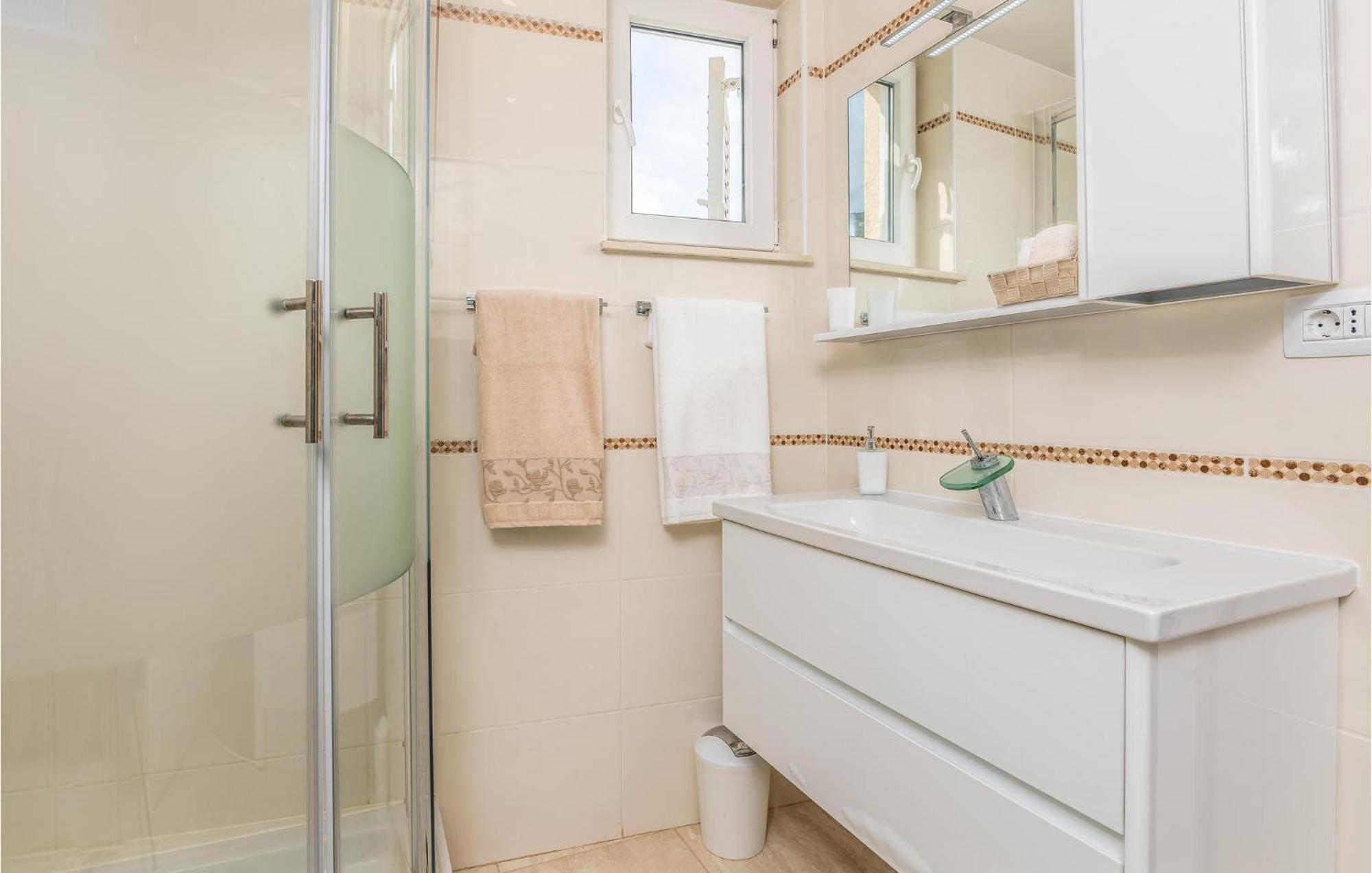 Beautiful Home In Martinscica With Wifi Martinscica (Cres) Exterior foto
