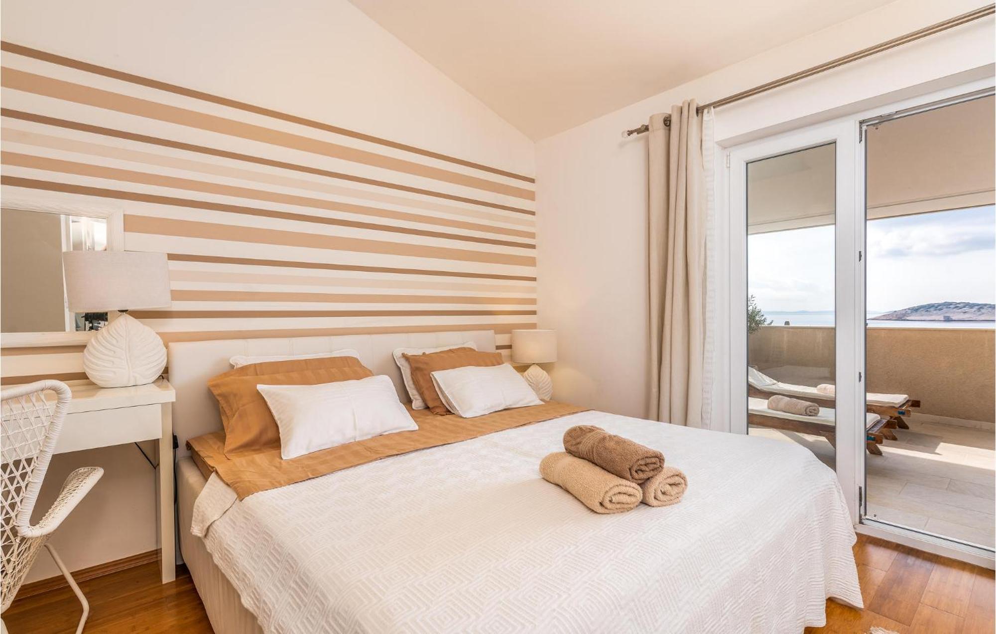Beautiful Home In Martinscica With Wifi Martinscica (Cres) Exterior foto